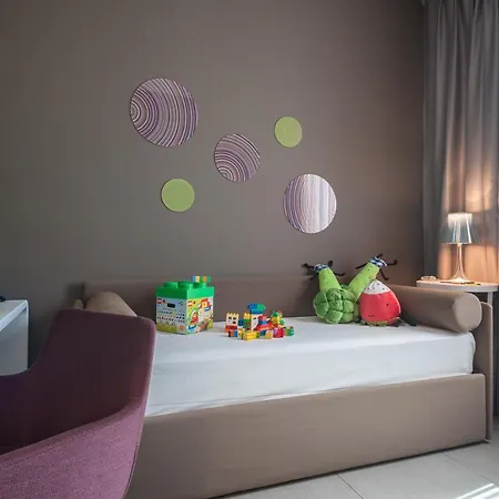 8piuhotel Hotel