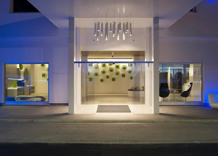 מלון 8piuhotel 4*