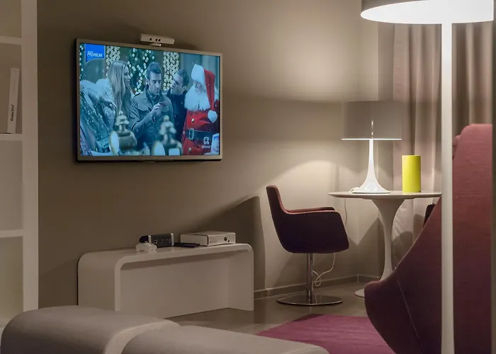 8piuhotel 4* לצ'ה