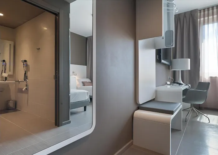 8piuhotel מלון לצ'ה