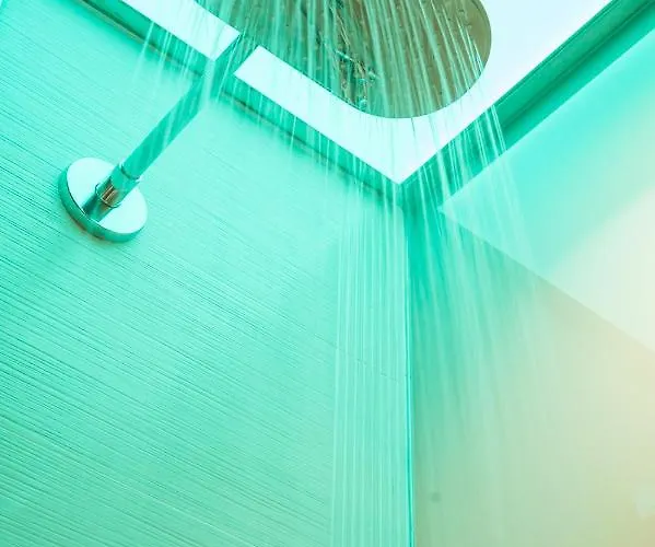 מלון 8piuhotel 4*