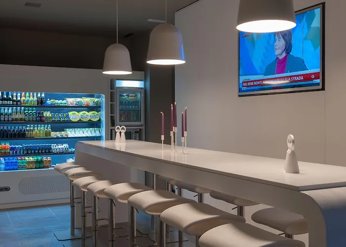 8piuhotel מלון לצ'ה