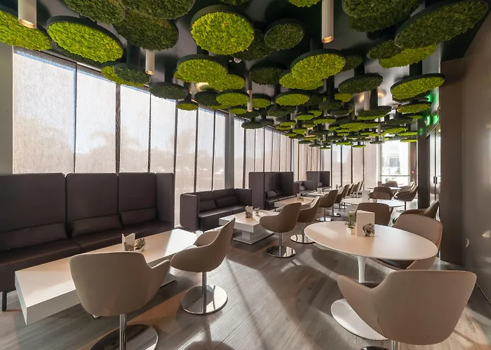 8piuhotel מלון 4*