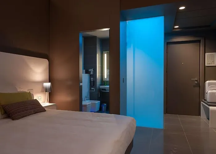 8piuhotel מלון לצ'ה