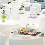 8piuhotel