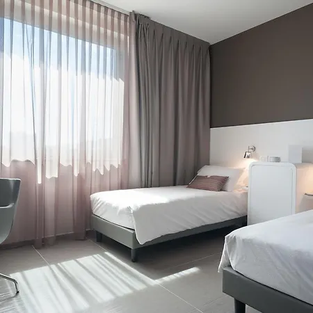 8piuhotel Ξενοδοχείο Λέτσε