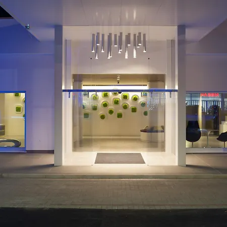 Hotel 8piuhotel 4*