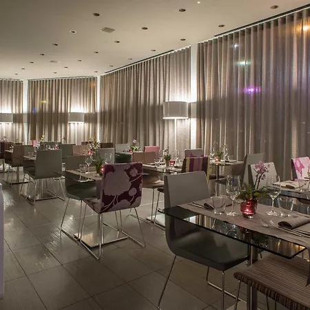 8piuhotel