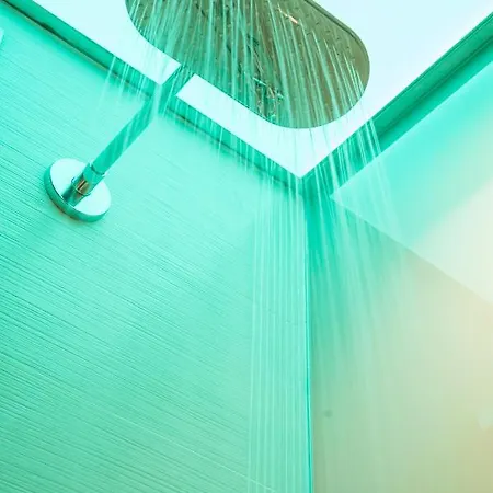 فندق 8piuhotel 4*