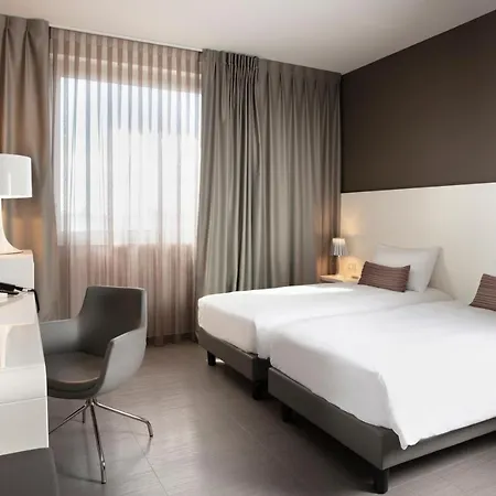 8piuhotel