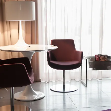 8piuhotel Hotel