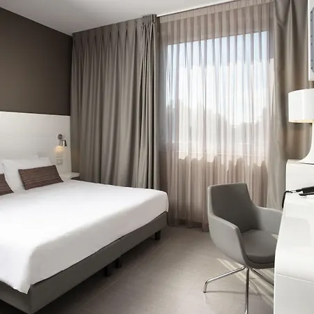 8piuhotel Ξενοδοχείο 4*