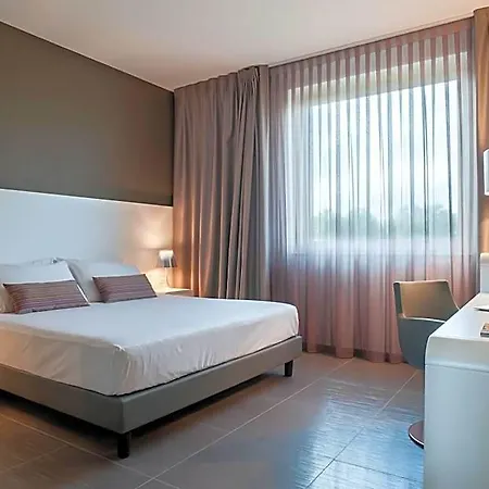 8piuhotel 4*