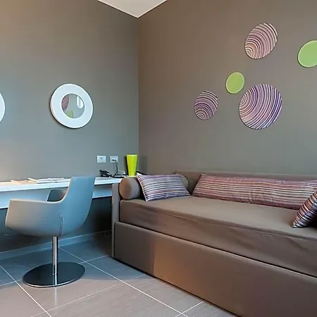 8piuhotel 4*