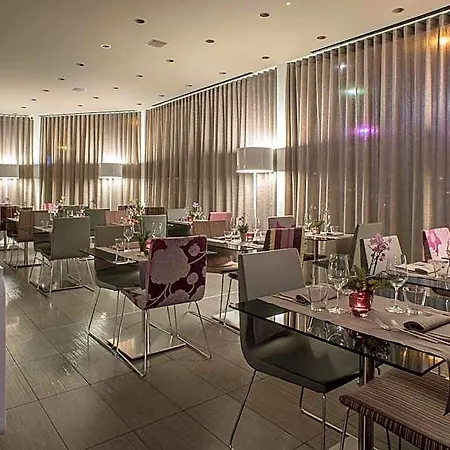 8piuhotel Hotel