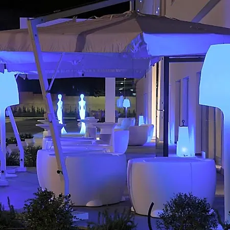 8piuhotel