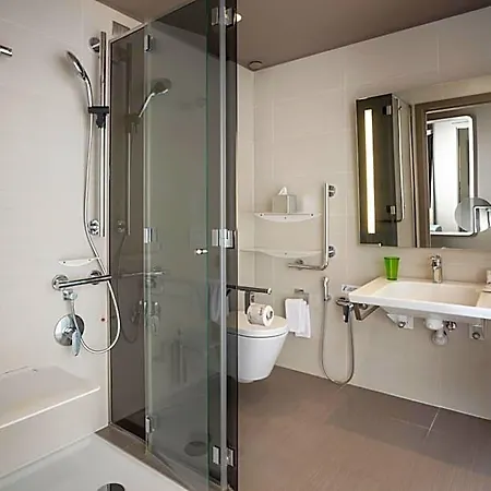 8piuhotel